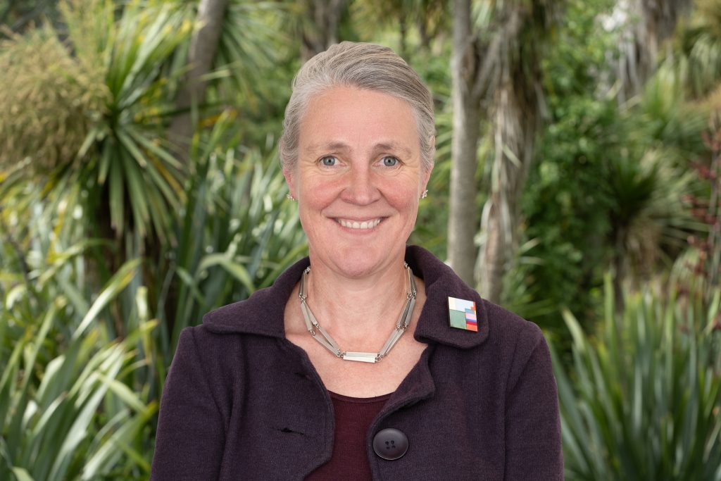 Dr Kate Downer