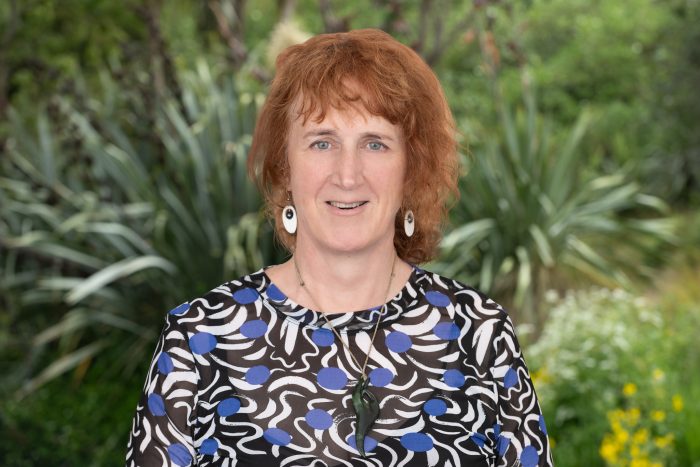 Dr Rosie Laing
