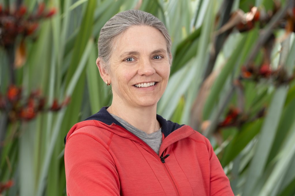 Dr Sari Lester