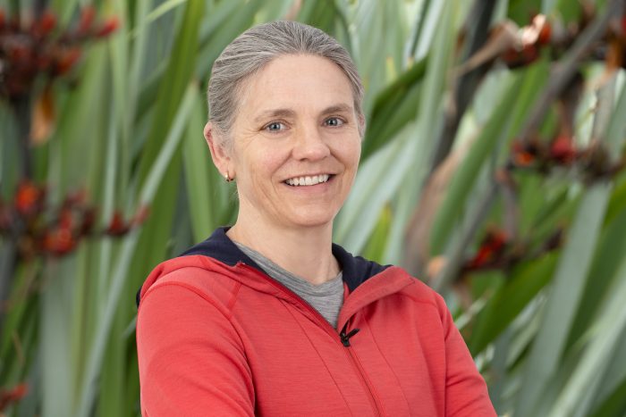 Dr Sari Lester